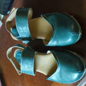 Sandals, gently worn, super comfortable